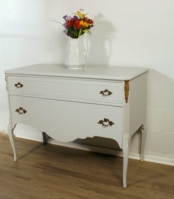 [Berkey & Gay] Antique Buffet – Painting Over Painted Furniture