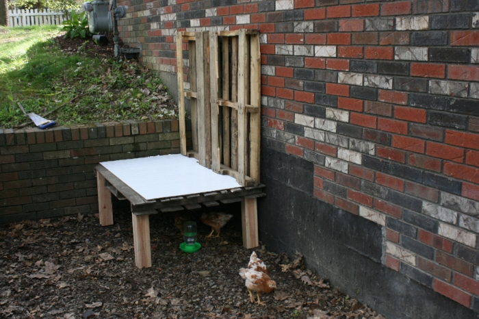 DIY+Chicken+Coop+roots+and+wings+furniture (7)