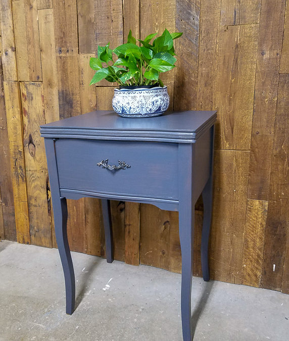 https://rootsandwingsfurniture.com/wp-content/uploads/2019/04/how-to-paint-laminate-furniture-3-572x675.jpg
