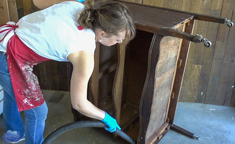 4 Steps To Get Rid Of That Musty Smell, How To Get Musty Smell Out Of Old Wooden Dresser